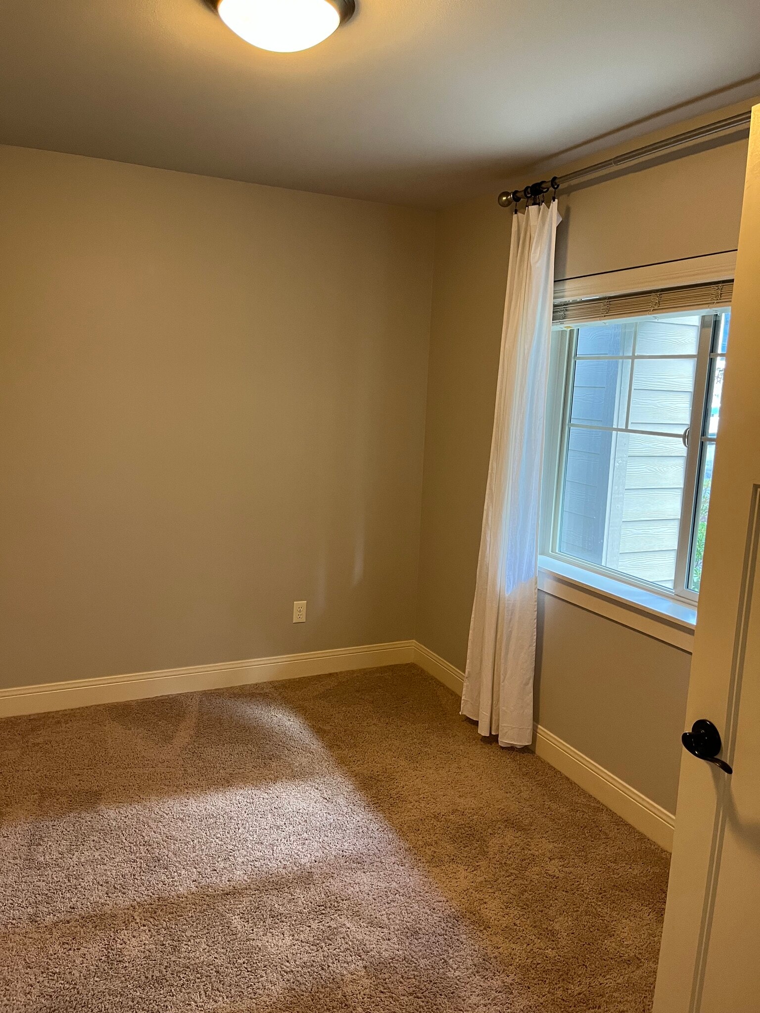 Office/ Guest bedroom 1st floor - 14260 SW Compass Dr
