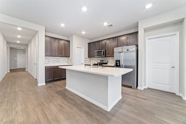 Building Photo - 21430 Poppy Pk Ave