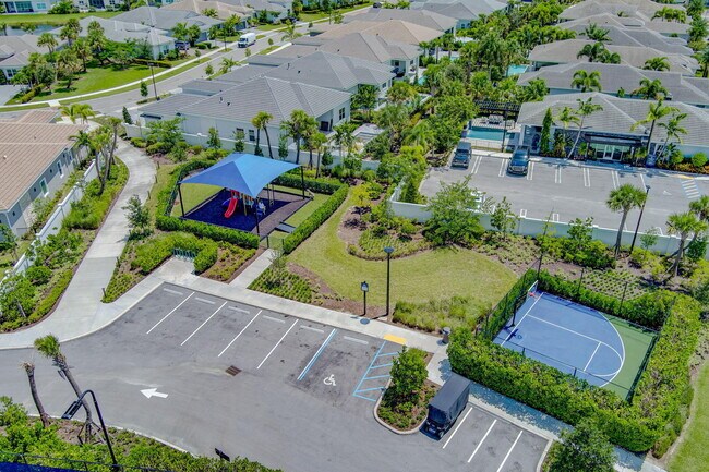 Building Photo - 9901 Regency Wy