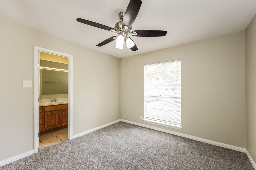 Building Photo - 4301 Shiloh Dr