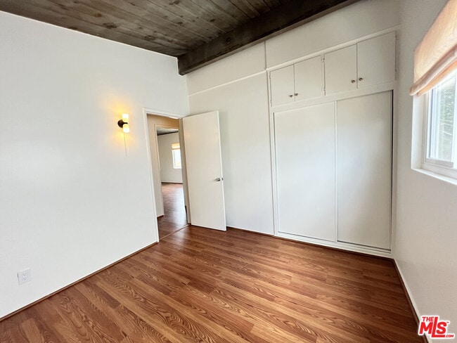 Building Photo - 2215 Orange Grove Ave