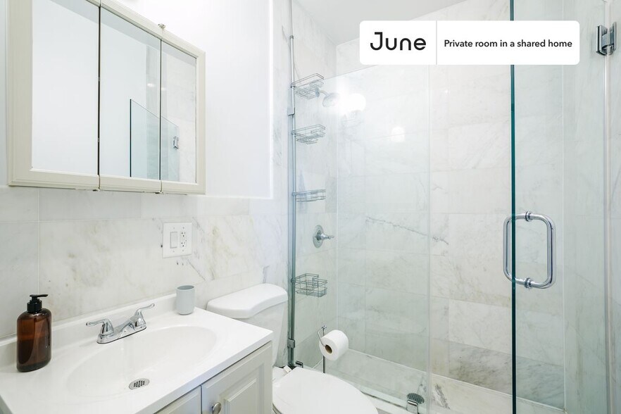 Building Photo - Room in Shared 3 bed/2 bath home in Upper West Side