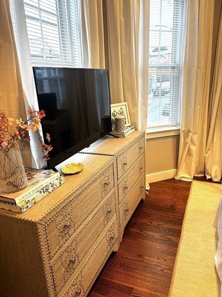 Building Photo - 177 E St