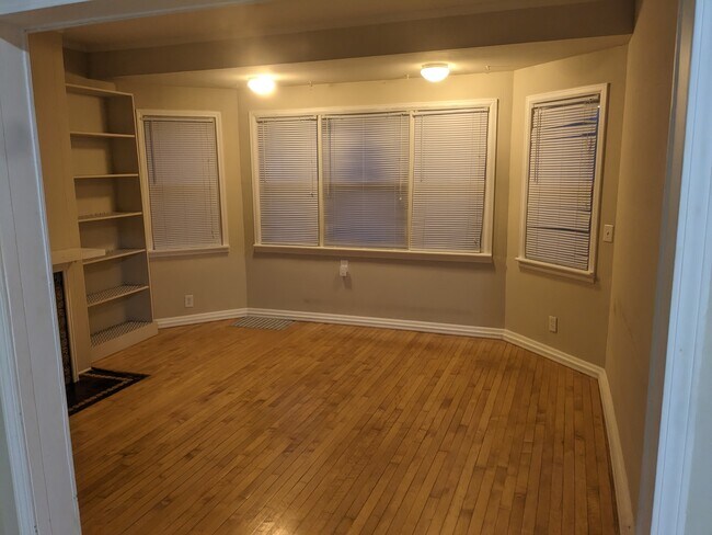 Building Photo - 608 East Lincoln Avenue