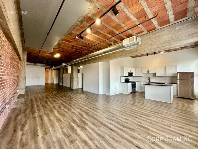 Primary Photo - 204 Walnut St