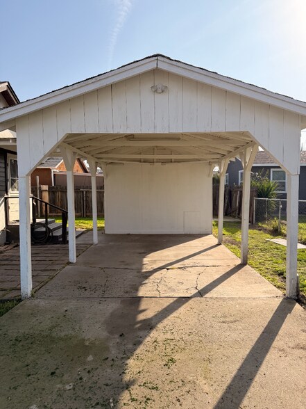 Building Photo - 1409 N Divisadero St