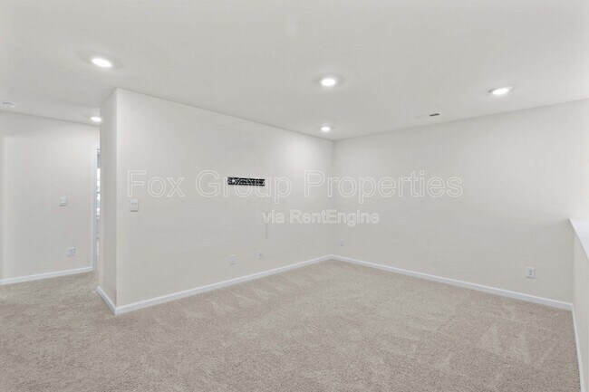 Building Photo - 4110 Steel Wy