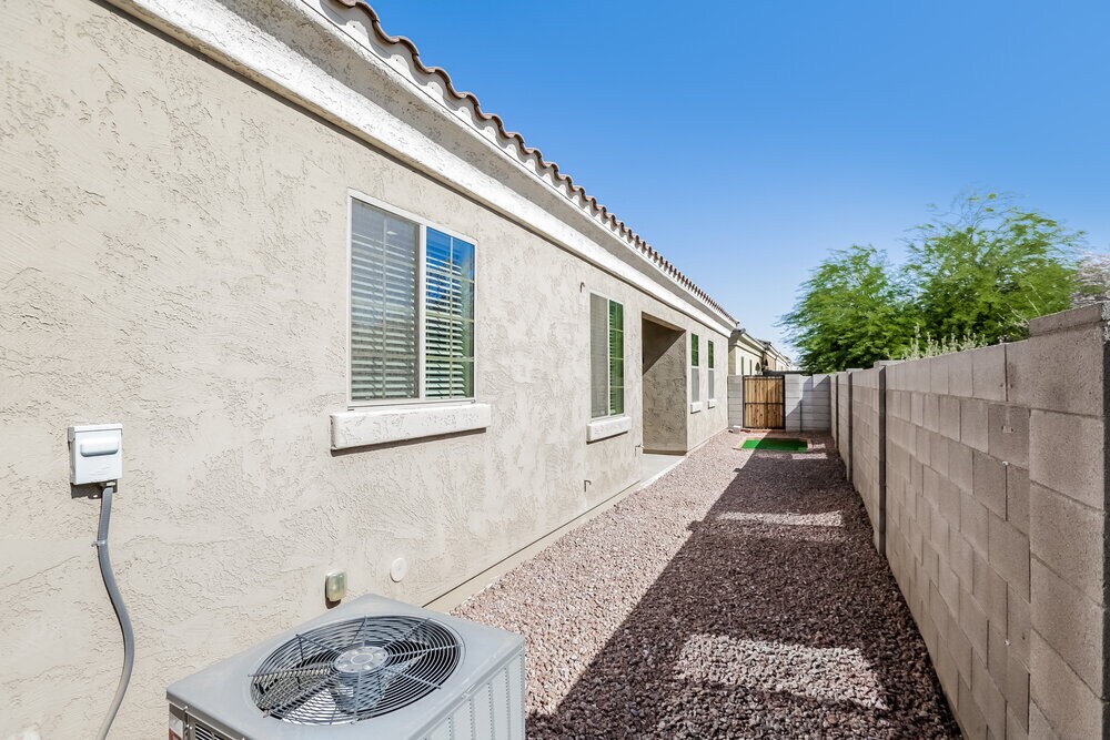 Building Photo - 1735 S Desert View Pl