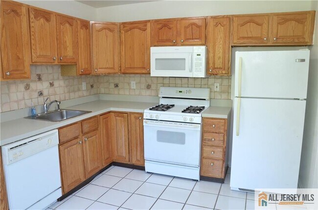 Building Photo - 1704 Cypress Ln