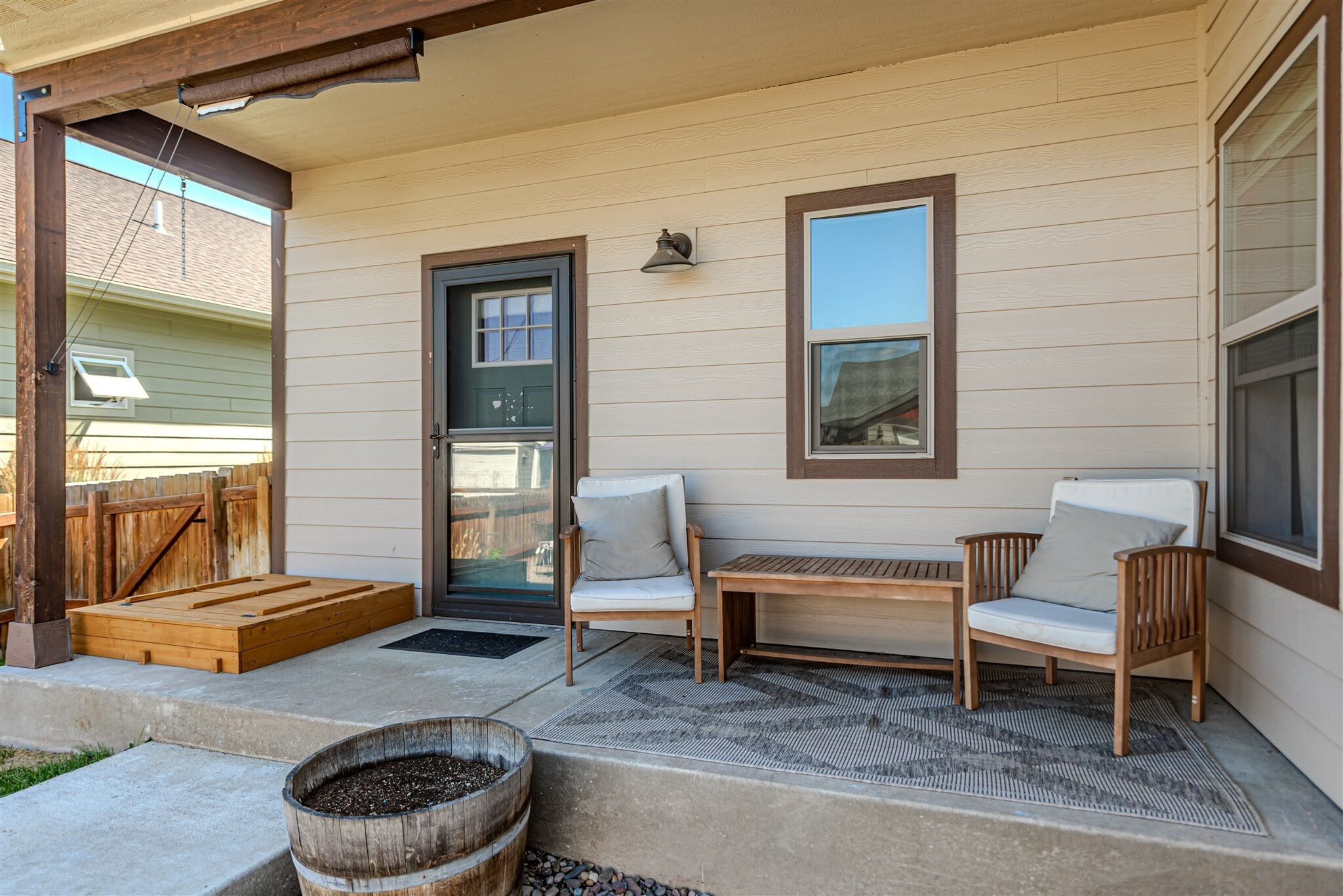 Building Photo - 365 Hiberta St