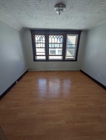 Building Photo - 42 Carmel St