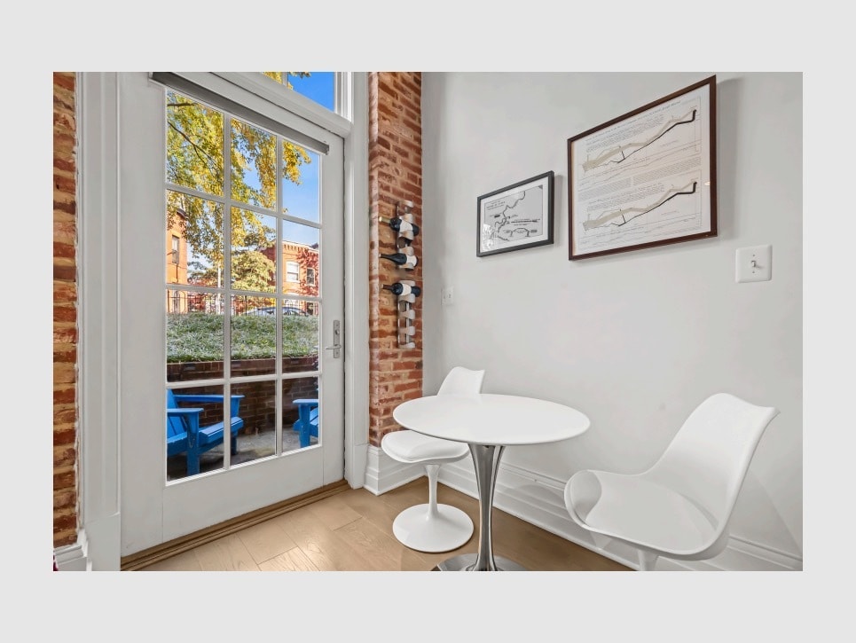 Building Photo - 901 D St NE