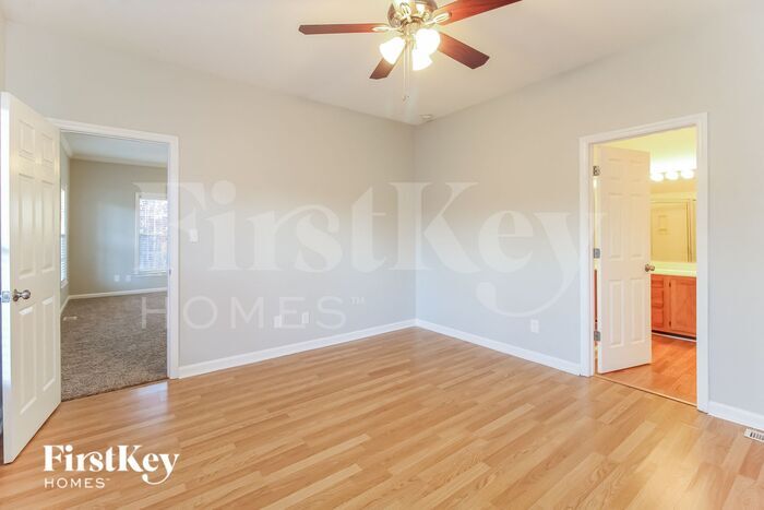 Building Photo - 2808 Lake Hill Ct
