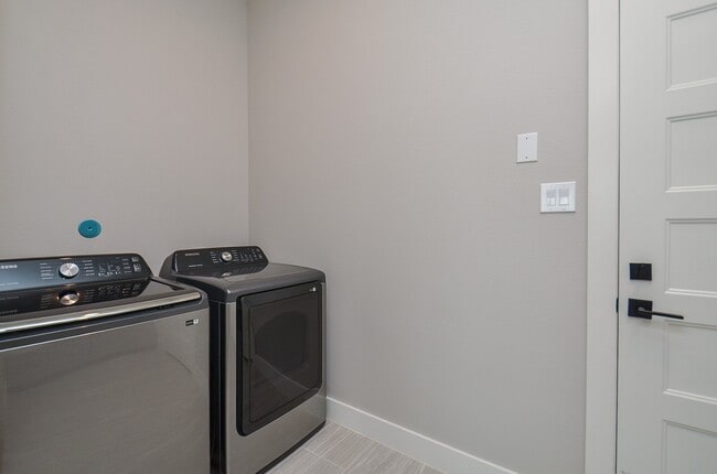 Building Photo - 18526 Bridgeway Ln