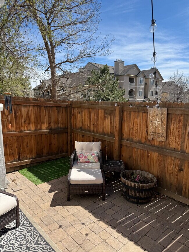 Building Photo - "Charming 2-Bed Townhouse in Littleton: Spacious 1,256 Sq Ft with 2 Full Baths & 1 Half Bath!"