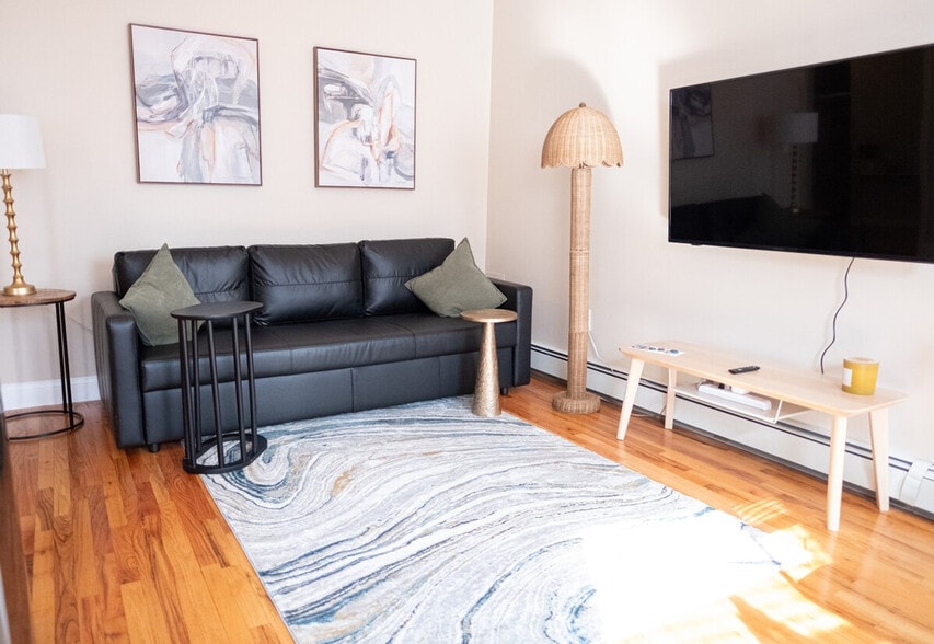 Building Photo - 245 W 113th St