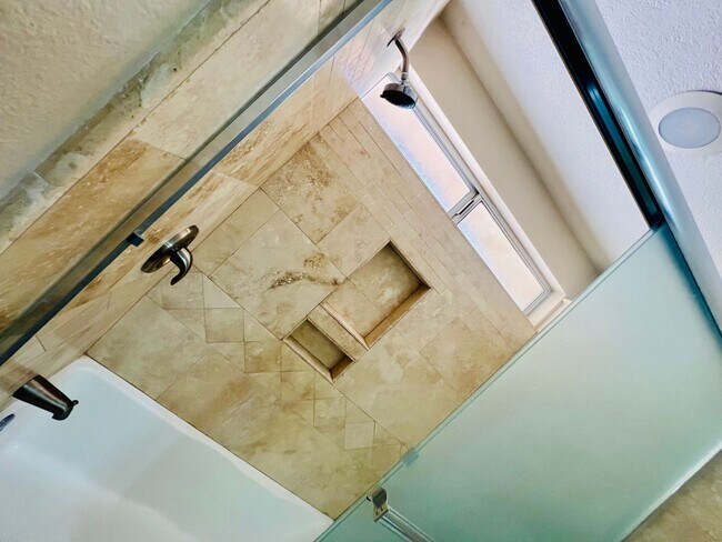 Building Photo - 3-Bedroom Hesperia Home 50% Off 1st Months...