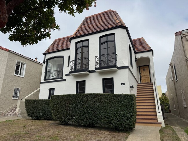 Primary Photo - Bright & Spacious 4BD/3BA Home in Merced M...