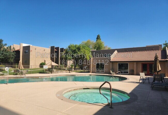 Building Photo - 5525 E Thomas Rd