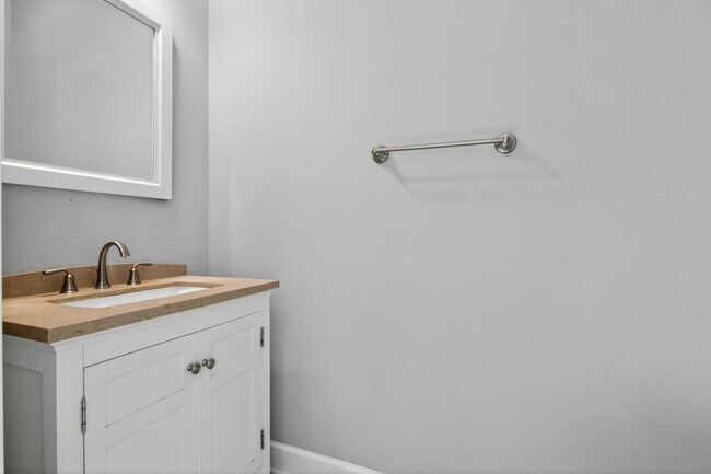 Building Photo - 1440 S Burgandy Trail