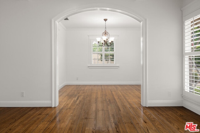 Building Photo - 4900 Ethel Ave