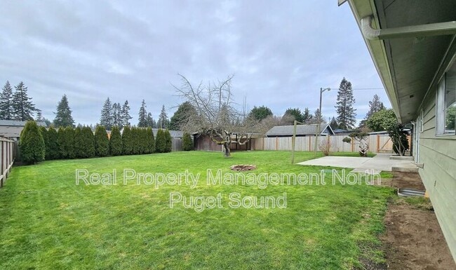 Building Photo - 8432 45th Dr NE