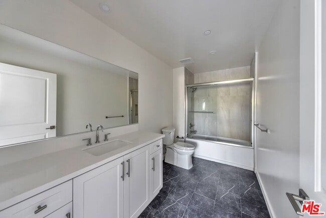 Building Photo - 5506 Thornburn St