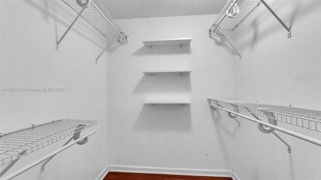 Building Photo - 10661 SW 108th Ave