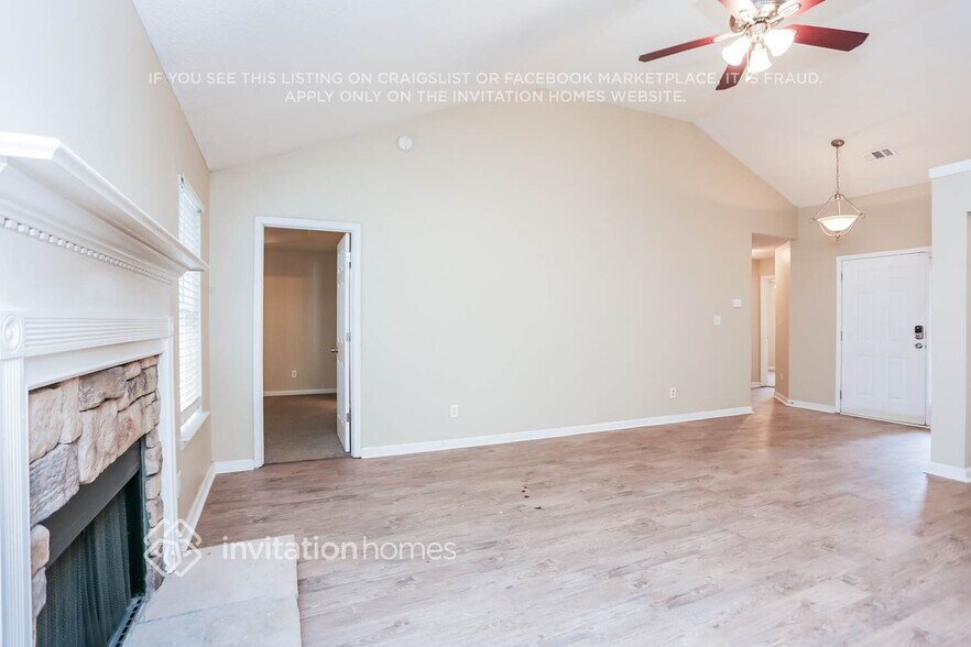 Building Photo - 4890 Larkspur Ln
