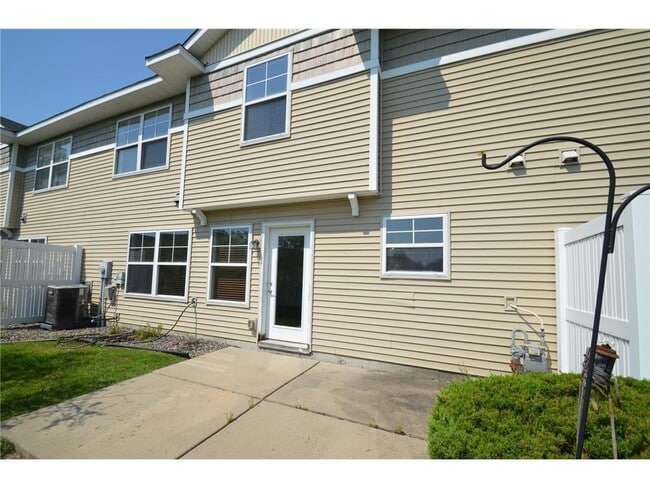 Building Photo - 15661 60th Ave N