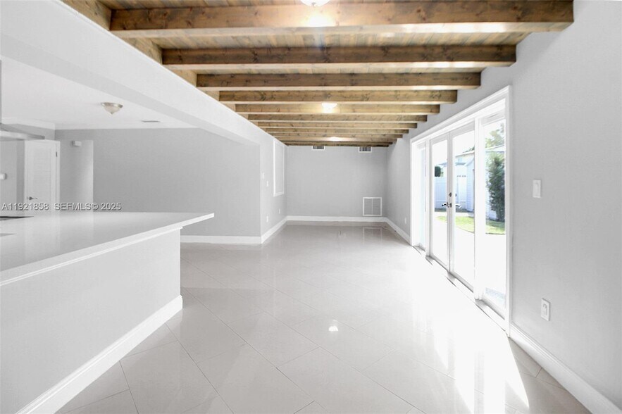 Building Photo - 1804 SW 102nd Ct