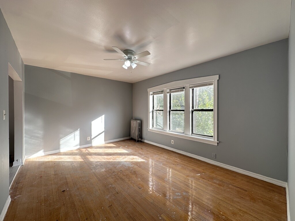 Building Photo - 1319.5 W Estes Ave