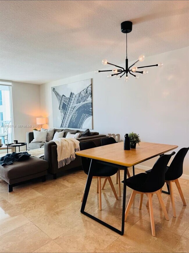 Building Photo - 1200 Brickell Bay Dr