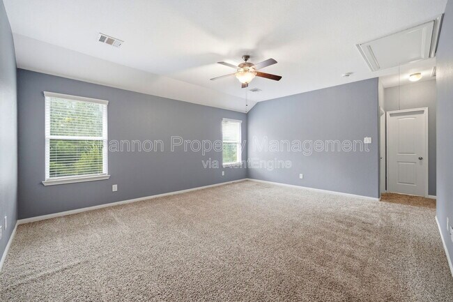 Building Photo - 10322 Urban Oak Trl
