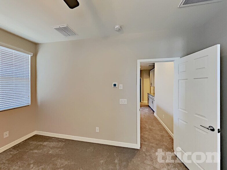 Building Photo - 2929 N 28th St