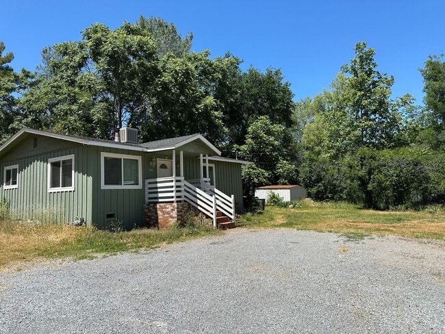 Building Photo - Well maintained home, recent upgrades, cut...