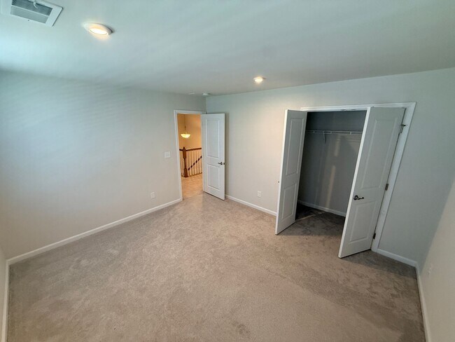 Building Photo - Like New home in Monroe