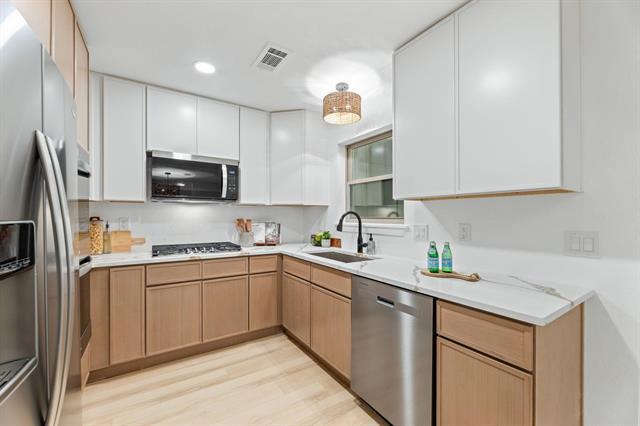 Building Photo - 9056 Berkshire Dr