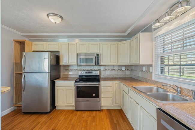 Building Photo - 2920 Byington Beaver Ridge Rd