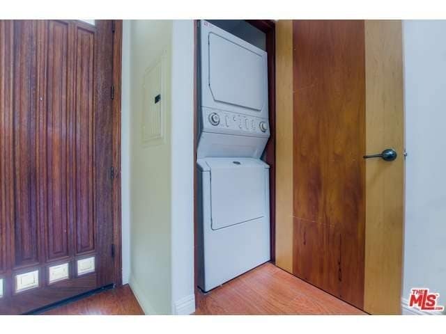 Building Photo - Beautifully Updated Condo in NoHO