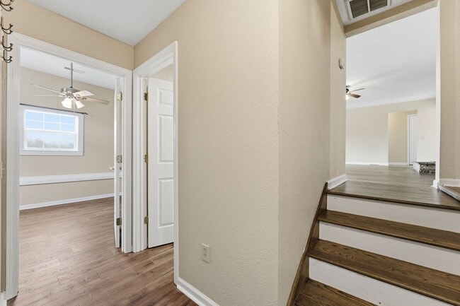 Building Photo - $1,900 - 3 Bedroom 3 Bathroom Unfurnished Home Just Outside Franklin