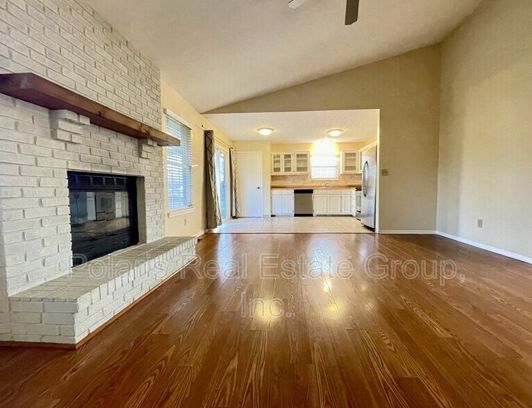 Building Photo - 978 Spring Meadow Dr