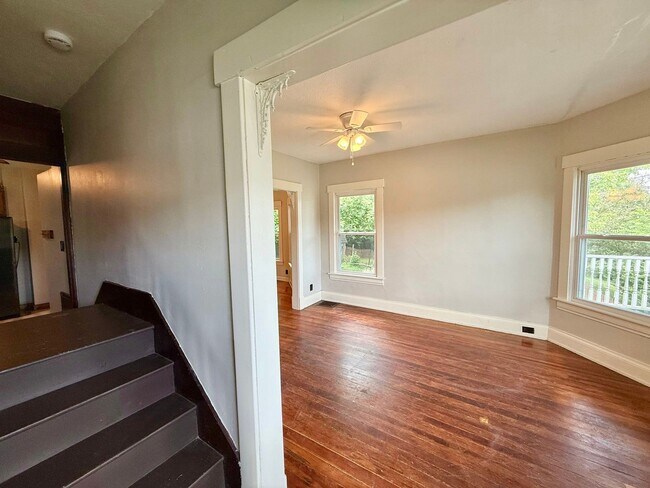 Building Photo - Charming & Updated 2-Story Home in Loveland!
