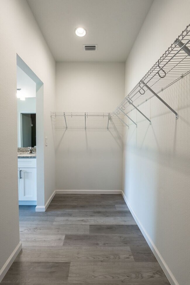 Building Photo - 5359 Vista Lago Dr