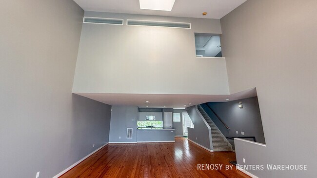Building Photo - 2605 Calumet St