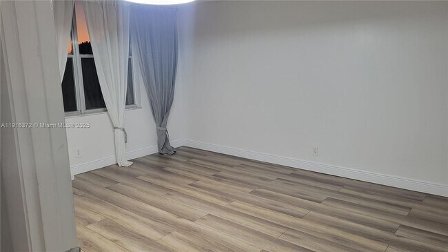 Building Photo - 3841 Environ Blvd