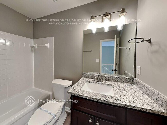 Building Photo - 204 Maywood Path