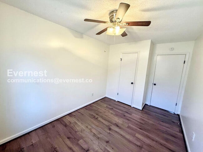 Building Photo - 6941 Suburban Terrace