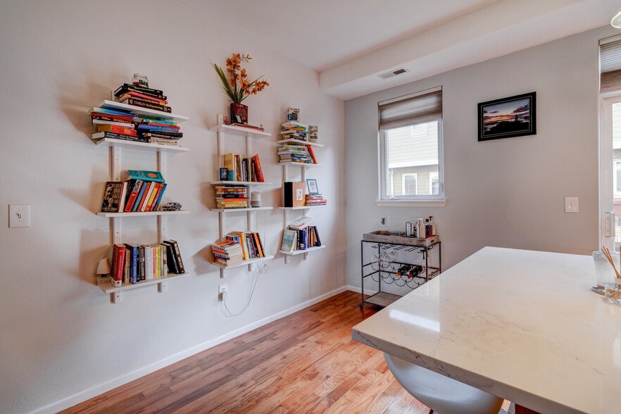 Building Photo - 2951 W Riverwalk Cir