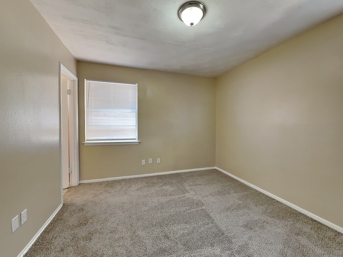 Building Photo - 2925 Caribbean Dr